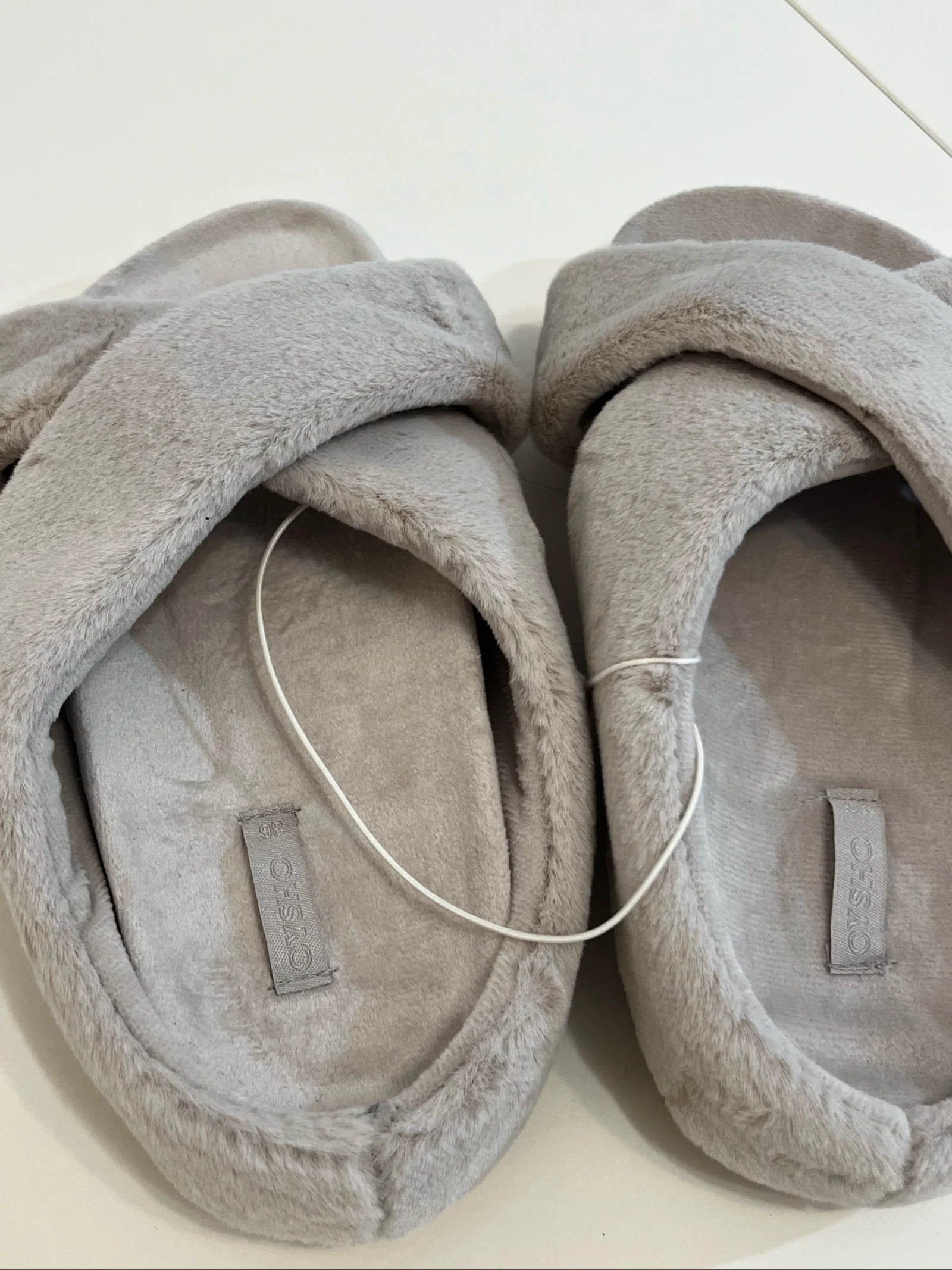 Brand new Oysho slippers - Size 38 – photo 3
